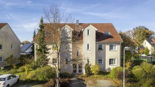 Hausansicht Hausnr. 13 - Aufgeteilt! - Zwölfmal Miete. Kein Leerstand. Ihr Geld arbeitet ab Tag eins!