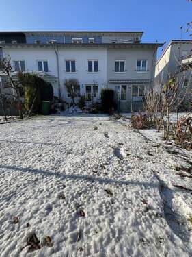 Garten - Blick auf das Haus - 