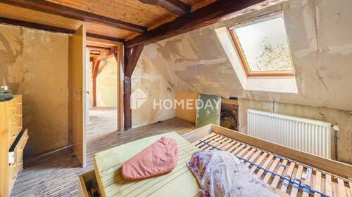 1. OG Schlafzimmer 2 - 