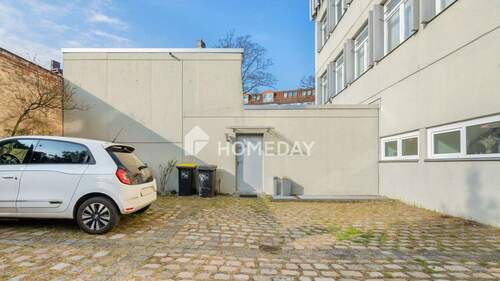 Hinterhof - 1 Zimmer Mehrfamilienhaus, Wohnhaus zum Kaufen in Berlin
