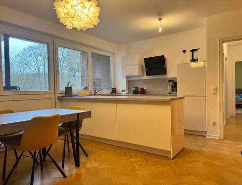 offene Küche mit Essplatz - 