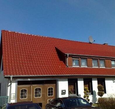 Vorderansicht - Zentral gelegene Doppelhaushälfte