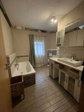 Bad - Etagenwohnung mit 130,00 m&sup2; in Diemelsee zur Miete