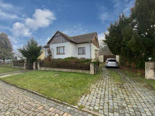 Straßenansicht - 5 Zimmer Einfamilienhaus zum Kaufen in Roßleben-Wiehe