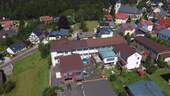 Luftaufnahme vor Brand - Großzügiges Wohnhaus mit Lagerhalle