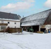 Freistehendes Bauernhaus mit großer Scheune und enormem Entwicklungsspielraum - Rödental Blumenrod