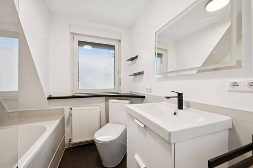 Modernes Tageslichtbad - 