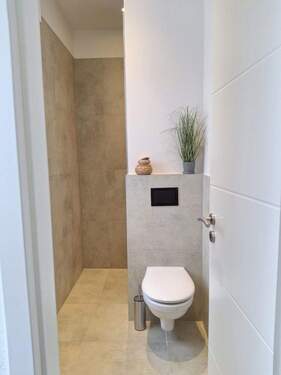 Gäste-WC mit Dusche EG - 