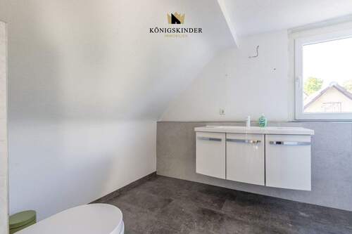 Helles Bad mit funktionaler Austattung - 