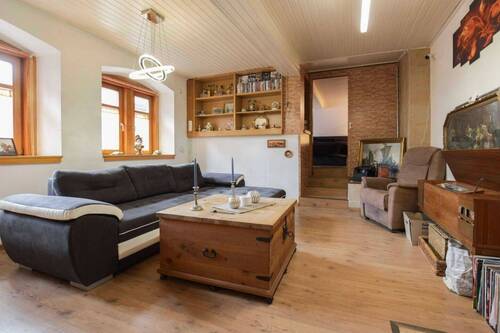 Wohnzimmer_whg2 - 8 Zimmer Mehrfamilienhaus, Wohnhaus in Büdingen