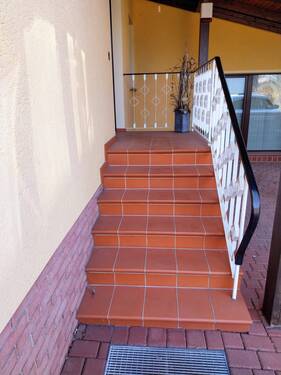 Treppenzugang Erdgeschoss.jpg - 