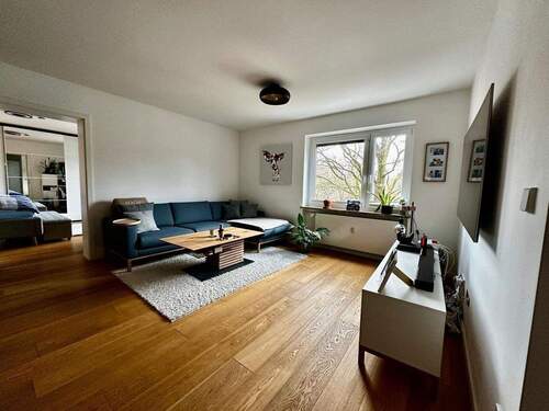 Wohnzimmer - Provisionsfrei! Wunderschöne offene Wohnung mit Bick auf den Olympiapark