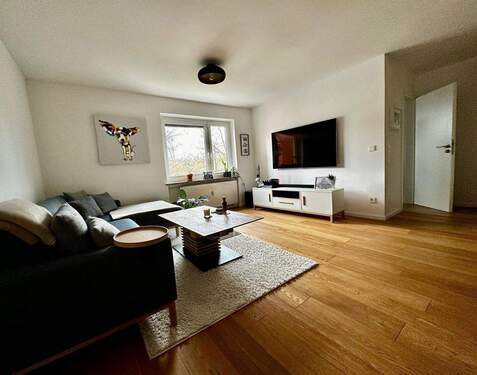 Wohnzimmer - Etagenwohnung mit 78,00 m&sup2; in München zum Kaufen