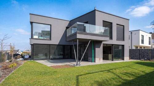 Außenansicht Garten - Luxus, Licht und Lebensqualität vereint