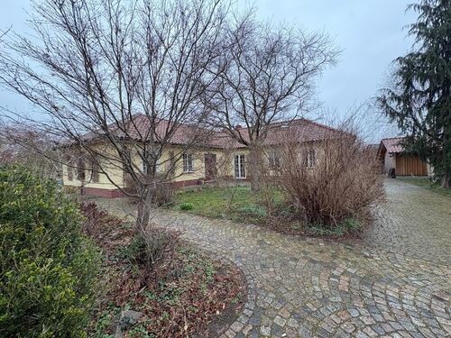 Hausansicht - Exklusives Einfamilienhaus mit großem Raumangebot auf weitläufigem Grundstück in idyllischer Natur