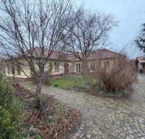 Exklusives Einfamilienhaus mit großem Raumangebot auf weitläufigem Grundstück in idyllischer Natur - Lichtenau Krumbach