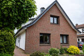 Front - 5 Zimmer Einfamilienhaus zum Kaufen in Delmenhorst