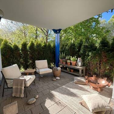 Terrasse Einrichtungsbeispiel - Bezugsfrei: Barrierefreies Wohnen mit Terrasse und Stellplatz