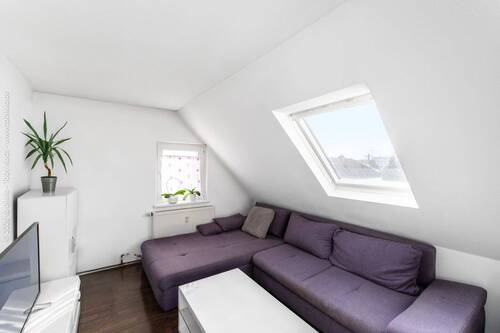 Hinterhaus - Wohnung DG Wohnzimmer - 