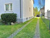 Einfahrt - 9 Zimmer Mehrfamilienhaus, Wohnhaus in Offenbach