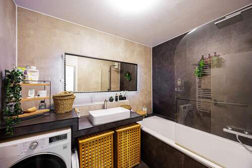 Badezimmer - Etagenwohnung mit 82,00 m² in Markgröningen zum Kaufen