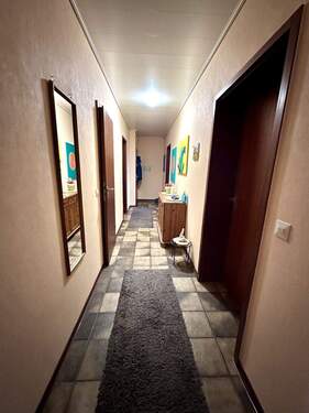 Flur - Etagenwohnung mit 96,70 m&sup2; in Bruchmühlbach-Miesau zum Kaufen