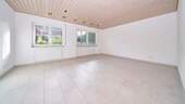 Wohnzimmer_UG - 7 Zimmer Bungalow in Vaihingen an der Enz / Roßwag