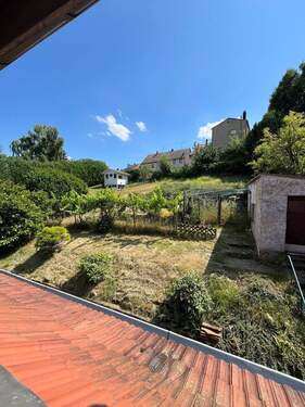 Blick in den Garten - PREISREDUZIERUNG! 2-Familienhaus -Freistehend!