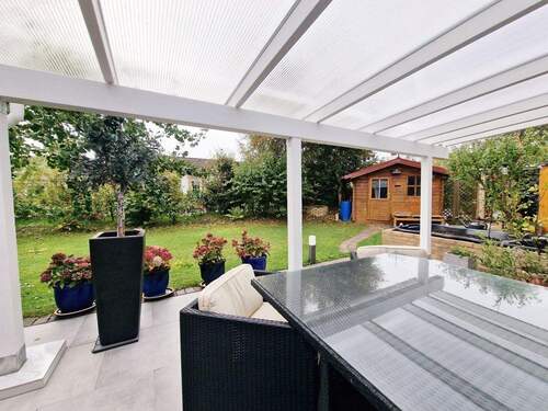 überdachte Terrasse - 4 Zimmer Bungalow in Büsum