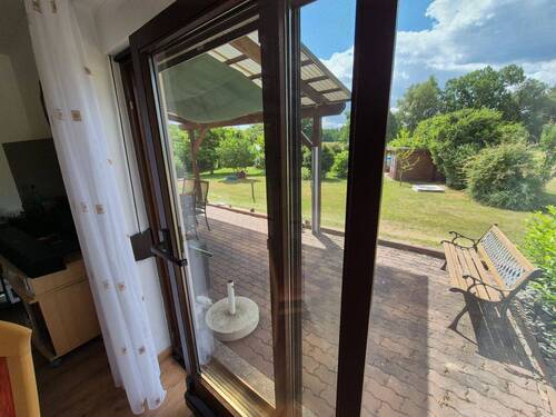 Haus 1 EG: Blick zur Terrasse - 