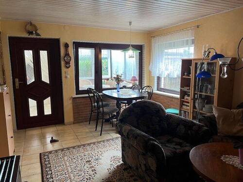 Wohnzimmer - 2 Zimmer Mehrfamilienhaus, Wohnhaus zum Kaufen in Lohmen