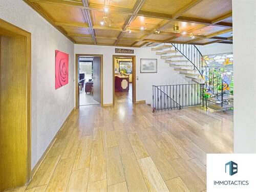 Eingangsbereich EG - 9 Zimmer Mehrfamilienhaus, Wohnhaus zum Kaufen in Sommerloch