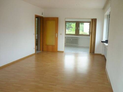 Wohn.-Esszimmer mit Blick zur Küche - 2 Zimmer Etagenwohnung in Beckingen