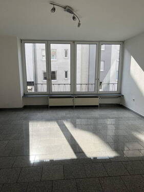 Wohnzimmer - 4 Zimmer Etagenwohnung zur Miete in Hagen