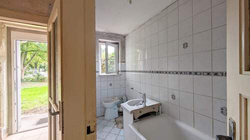 Eingang und Bad EG - 