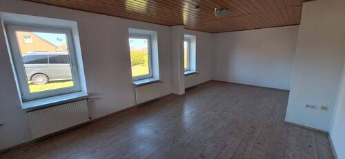 Wohnzimmer - Etagenwohnung mit 92,30 m&sup2; in Weener zur Miete