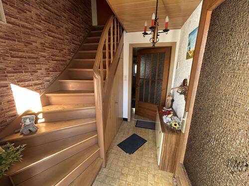 Treppenhaus_EG - Einfamilienhaus mit 110,00 m&sup2; in Marsberg zum Kaufen