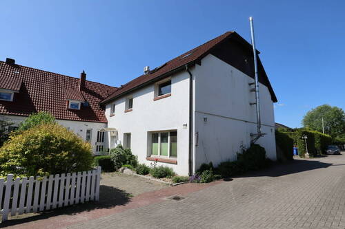 Front - 3 Zimmer Etagenwohnung zum Kaufen in Kayhude