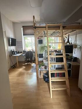 Wohnzimmer - 3 Zimmer Etagenwohnung in Erfurt