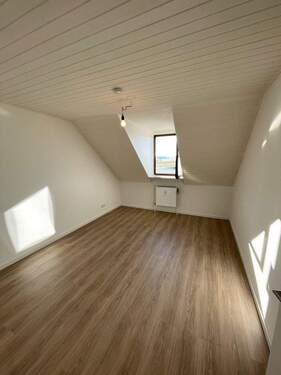 Wohnzimmer - 2 Zimmer Etagenwohnung zur Miete in Rudelzhausen