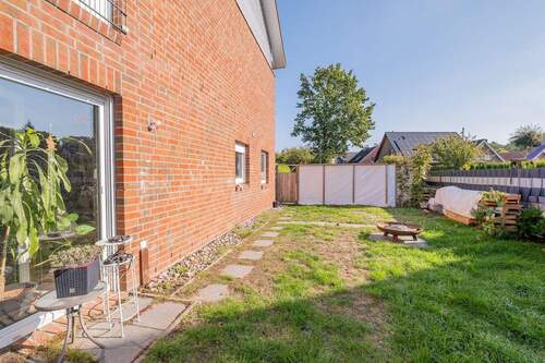 Reihenhaus Links - Garten - Familienfreundliches Reihenhaus mit lichtdurchfluteten Räumen und Garten