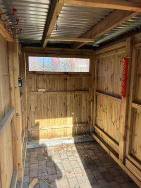 Schuppen hinter Carport - 