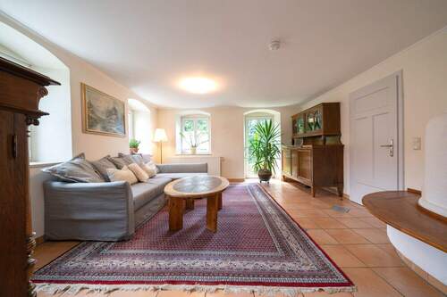 Wohnzimmer - 8 Zimmer Einfamilienhaus in Fünfstetten / Nußbühl