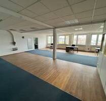 400 m² Büro in Karlshof - 2.800,00 EUR Kaltmiete, in Lübeck (PLZ: 23568)