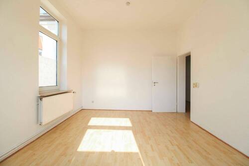 Wohnzimmer 1.2 - 3 Zimmer Etagenwohnung zum Kaufen in Bremerhaven