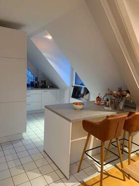 Blick in die Küche - 2 Zimmer Etagenwohnung in Göttingen