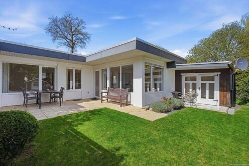 Blick vom Garten aufs Haus - 