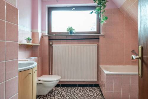 Vollbad mit sep. Dusche - 