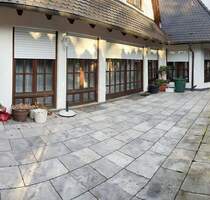 Exklusives Haus in Bestlage mit drei Garagen und schönem Garten - Nürnberg Zerzabelshof
