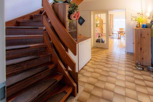 Eingangsbereich - 5 Zimmer Einfamilienhaus in Nauort